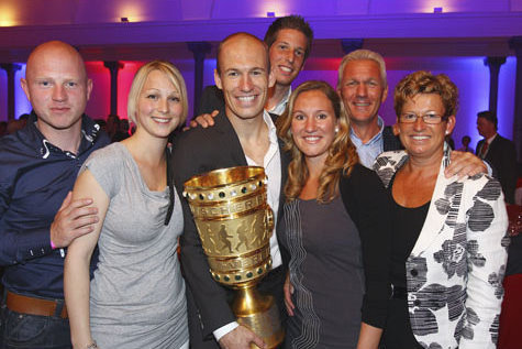 arjen-robben-family-photos-wife-son