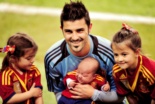 David Villa Family Pictures, Wife, Son, Daughter Height,