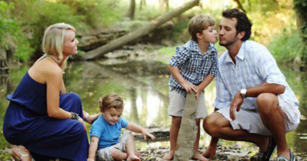 Luke Bryan Family Pictures, Wife, Kids, Age