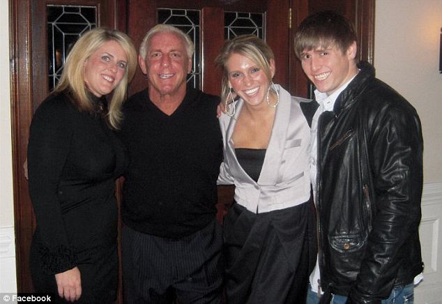 Charlotte Ashley Flair Family Photos, Parents, Siblings, Height