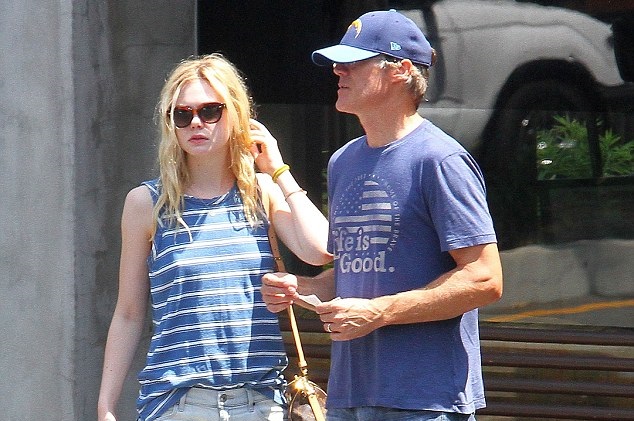 Elle Fanning Family Pictures, Boyfriend, Movies, Parents, Age, Height