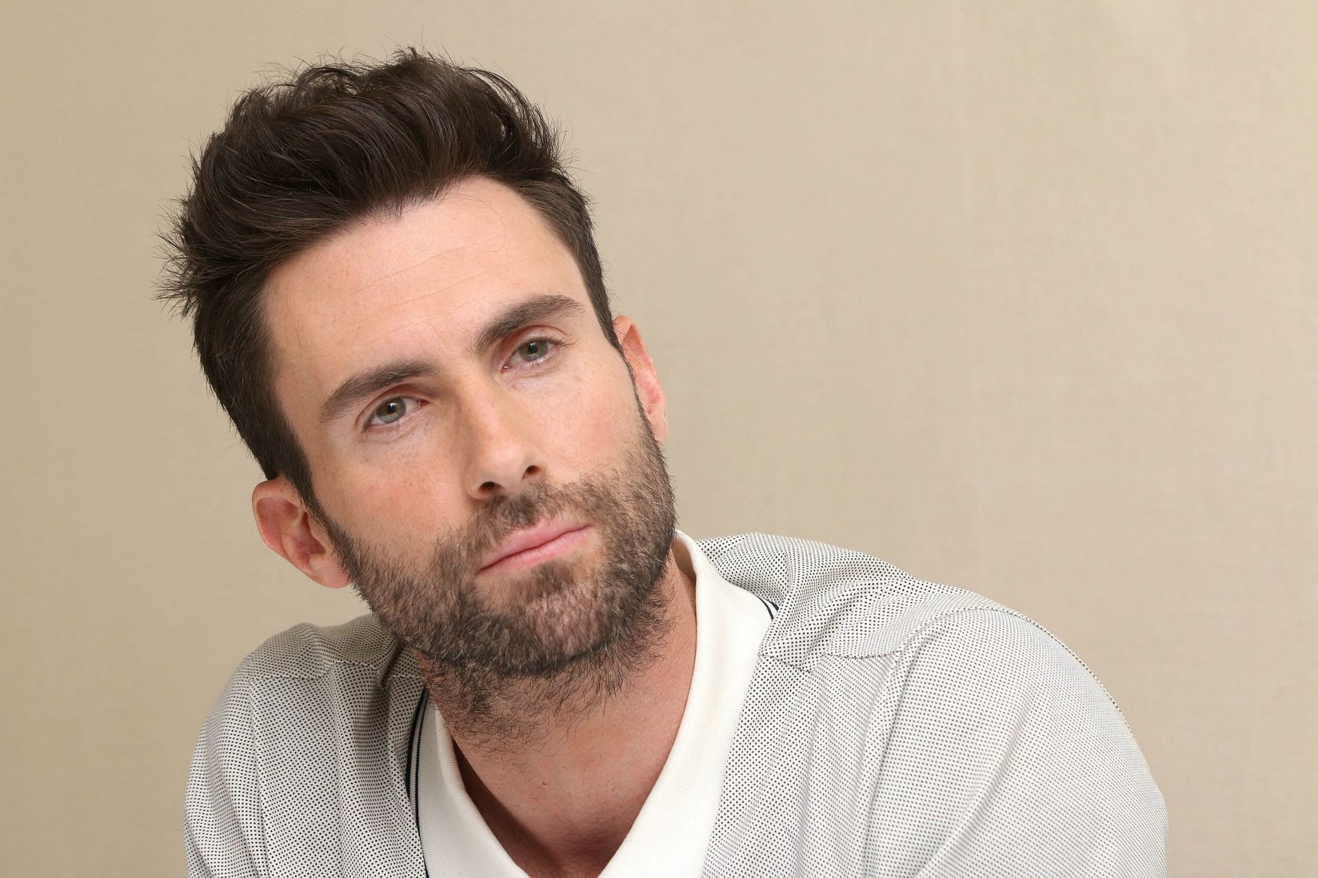 Adam Levine Family Photos, Wife, Daughter, Mother, Father, Age, Height, Net Worth